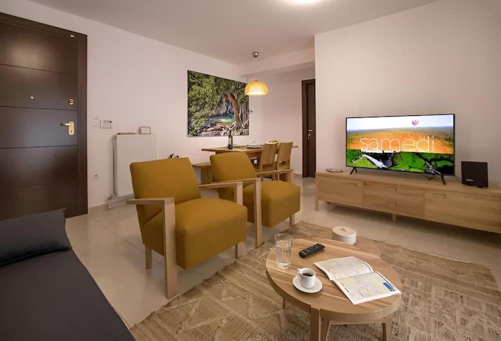 Modern Apartment In The Heart Of The City Ateny Zewnętrze zdjęcie